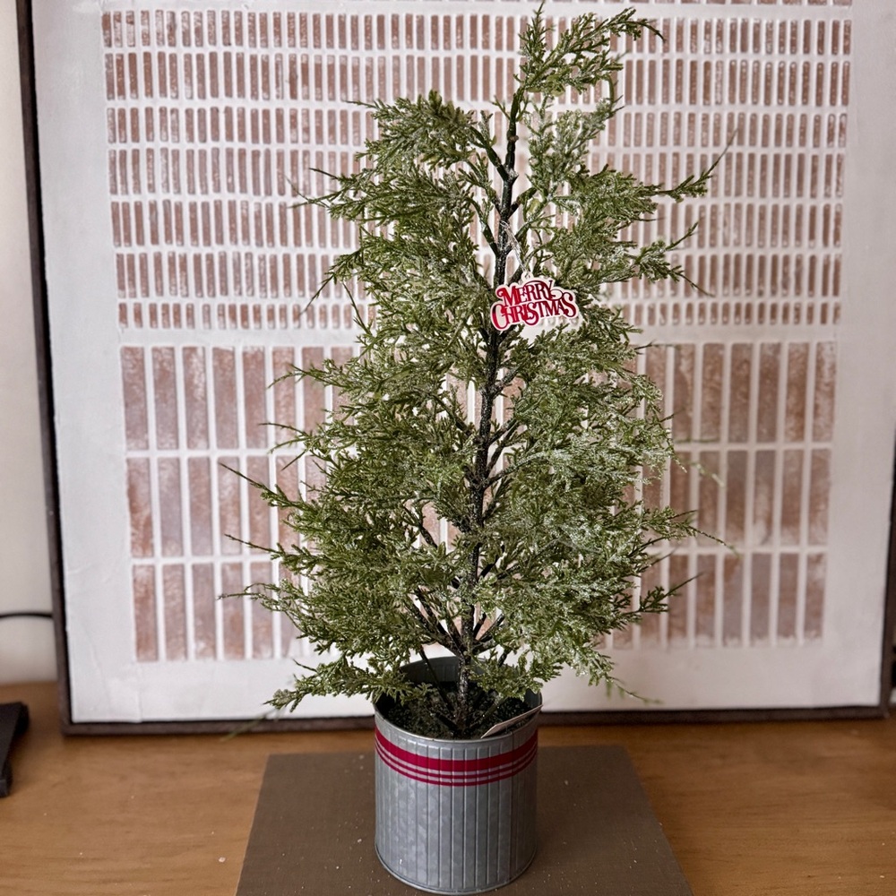 NWT Glittered Cedar Tree in Metallic Pot